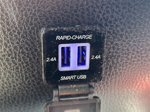 Used 2018 Toyota RAV4 XLE image 23