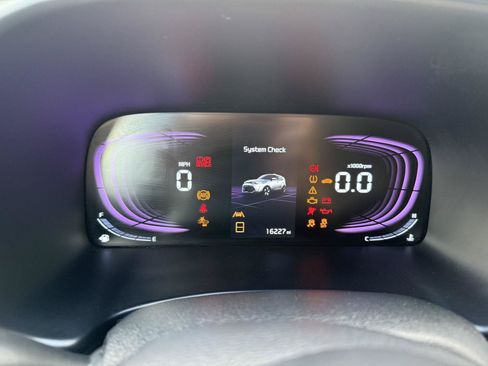 Used 2025 Kia Soul LX w/ LX Technology Package FWD image 10