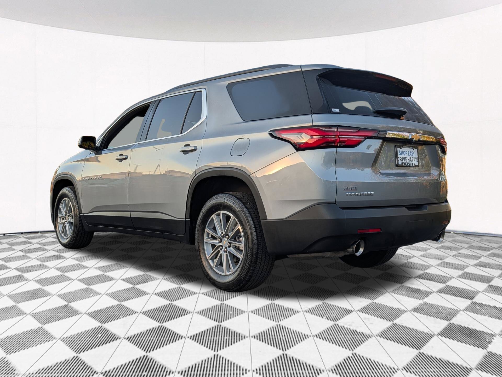 Used 2023 Chevrolet Traverse LT FWD image 14