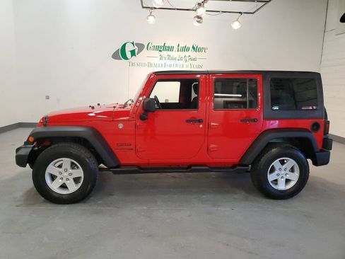 Used 2018 Jeep Wrangler Unlimited Sport S AWD/4WD image 4