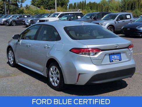 Used 2024 Toyota Corolla LE FWD image 3