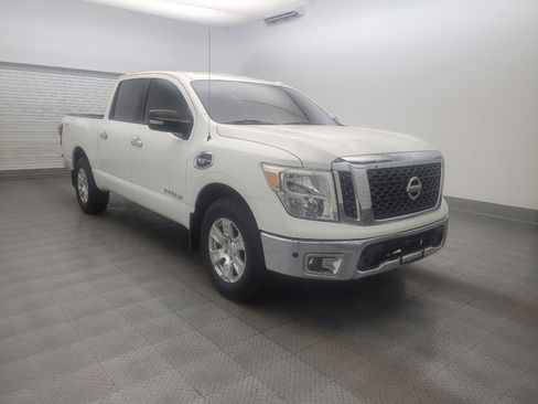 Used 2017 Nissan Titan SV RWD image 13