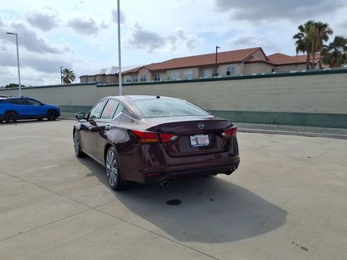 Used 2024 Nissan Altima 2.5 SL FWD image 3