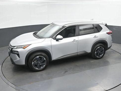 Used 2025 Nissan Rogue SV AWD/4WD image 37