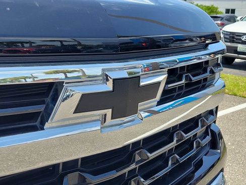Used 2023 Chevrolet Silverado 1500 LT AWD/4WD image 7