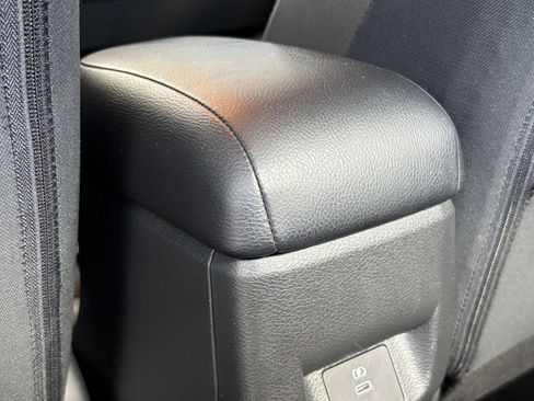 Used 2025 Nissan Versa SV FWD image 23