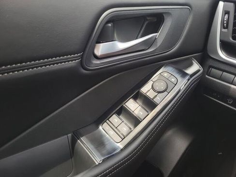 New 2025 Nissan Rogue SV w/ SV Premium Package image 15