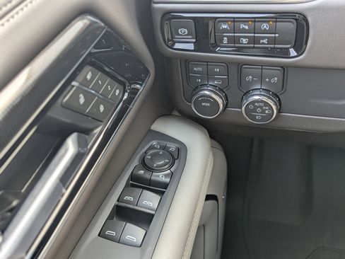 New 2026 GMC Yukon Elevation image 23