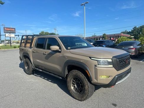 Used 2022 Nissan Frontier PRO-4X AWD/4WD image 9