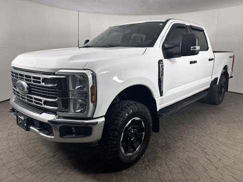 Used 2025 Ford F350 XLT w/ Tremor Off-Road Package AWD/4WD image 3