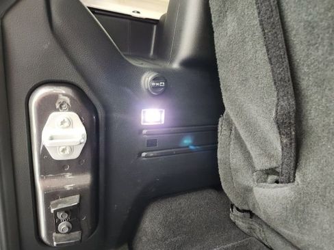 Used 2025 Jeep Wrangler Sport image 28