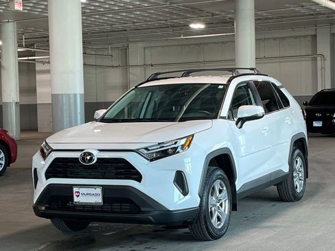 Used 2025 Toyota RAV4 XLE AWD/4WD image 4