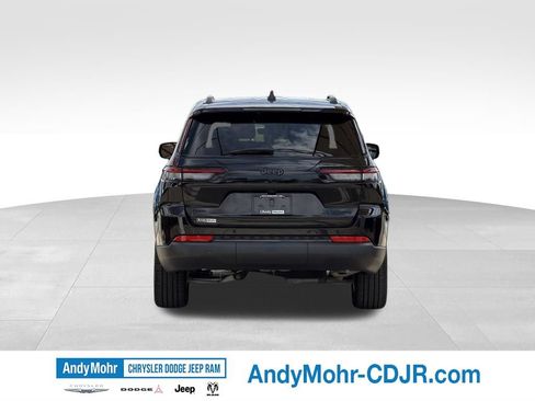 Used 2025 Jeep Grand Cherokee L Limited w/ Black Appearance Package AWD/4WD image 6