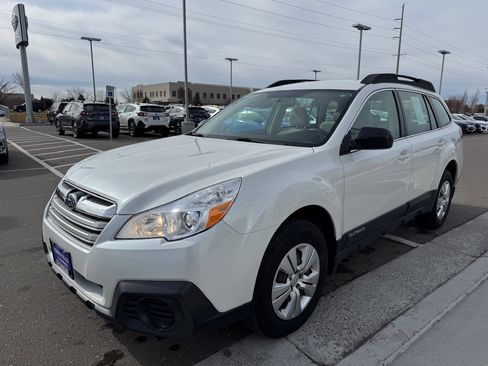 Used 2013 Subaru Outback 2.5i image 3