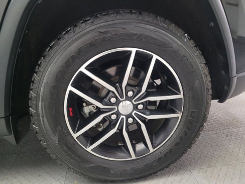 Used 2018 Jeep Grand Cherokee Trailhawk w/ Trailhawk Luxury Group AWD/4WD image 31