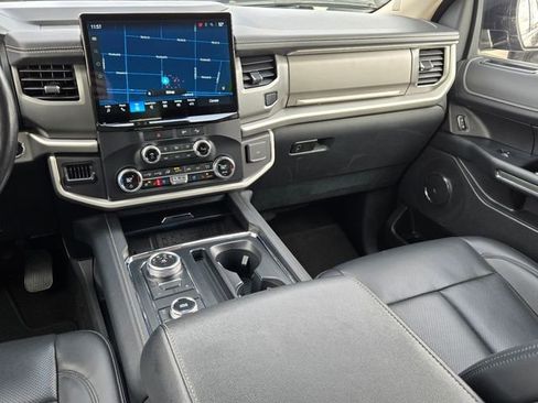 Used 2023 Ford Expedition Max XLT image 34