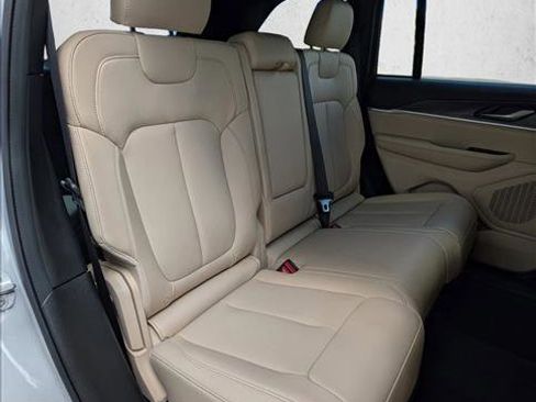 Used 2025 Jeep Grand Cherokee Limited w/ Black Appearance Package AWD/4WD image 20