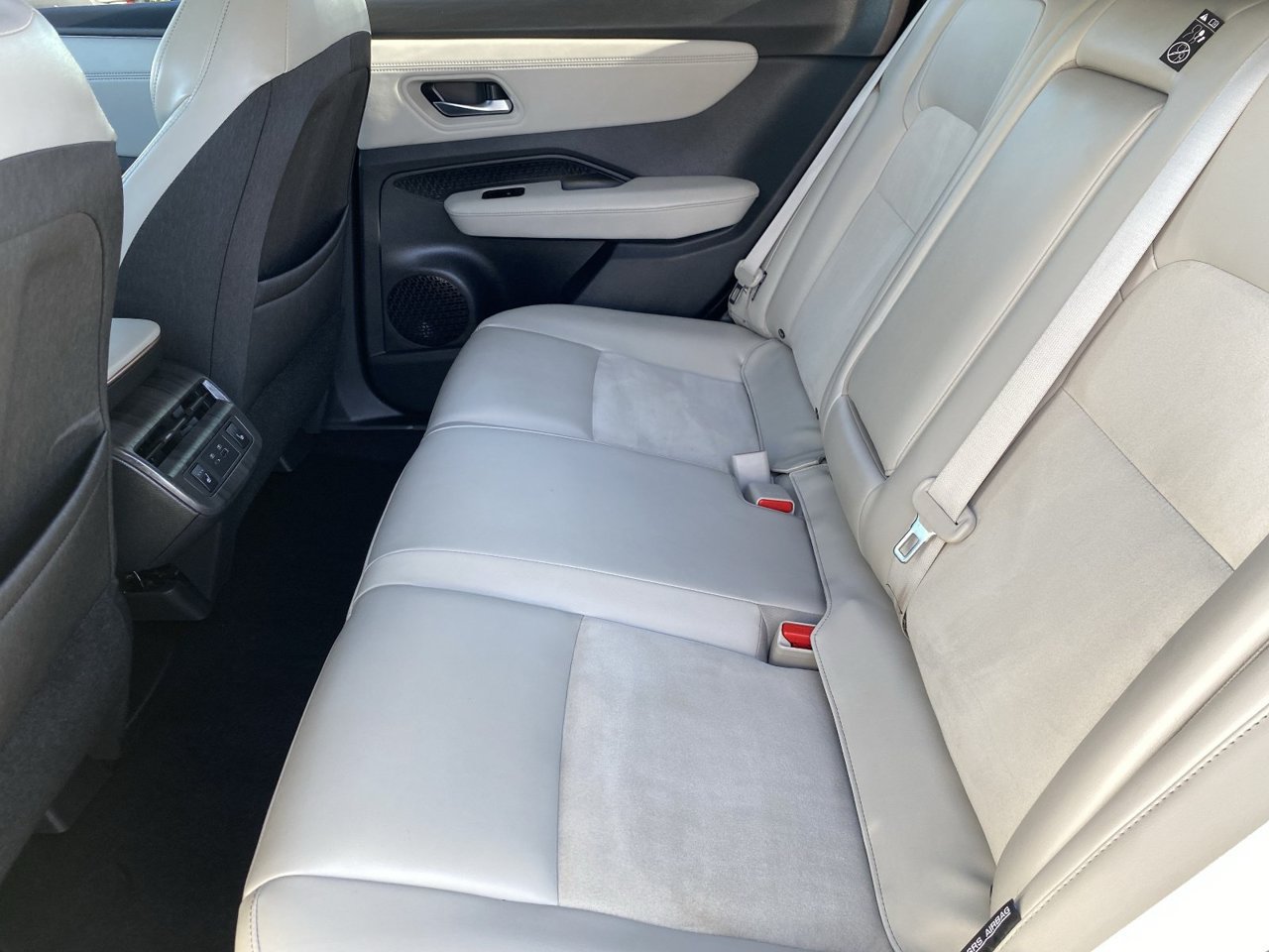 Certified 2023 Nissan Ariya FWD image 14