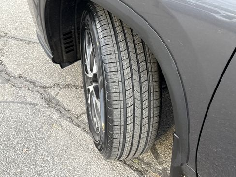 Used 2021 Toyota Highlander XLE image 8