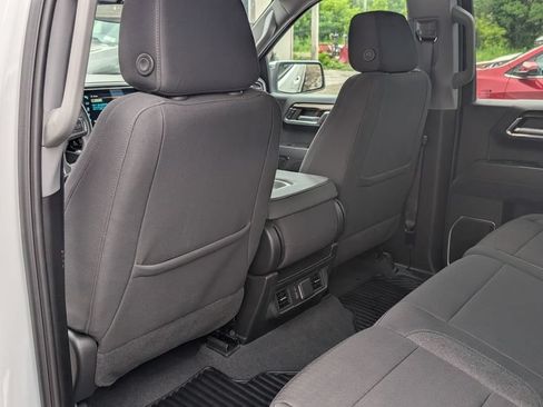Used 2024 Chevrolet Silverado 1500 LT AWD/4WD image 12