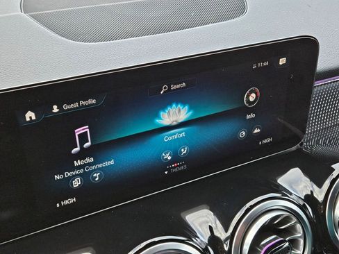 Certified 2023 Mercedes-Benz GLB 250 4MATIC w/ Premium Package image 18