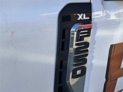Used 2023 Ford F250 XL image 9