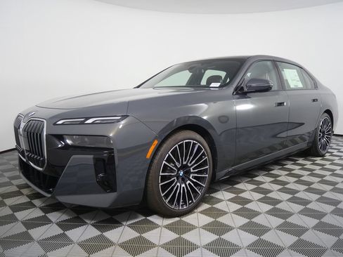 New 2026 BMW 740i xDrive AWD/4WD image 7