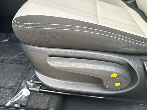 Used 2024 Hyundai Venue SEL image 14