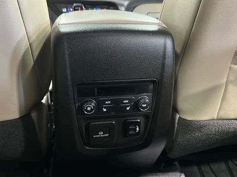Used 2018 Buick Enclave Premium w/ Experience Buick Package AWD/4WD image 24
