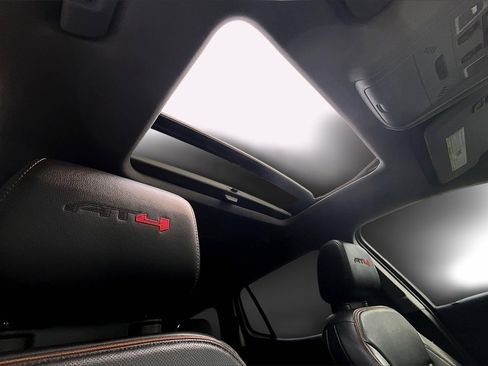 Used 2021 GMC Acadia AT4 w/ Technology Package image 27