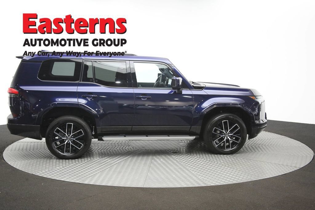 Used 2025 Lexus GX 550 w/ Accessory Package (2T) AWD/4WD image 50