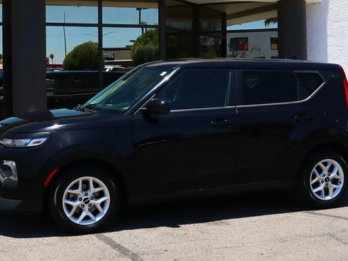 Used 2022 Kia Soul LX w/ Technology Package FWD image 7