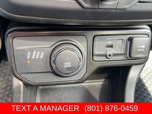 Used 2023 Jeep Renegade Latitude w/ Sun/Sound Group AWD/4WD image 22