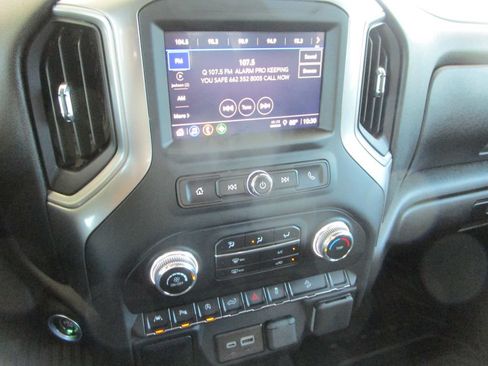 Used 2024 GMC Sierra 1500 Pro w/ Pro Value Package AWD/4WD image 39