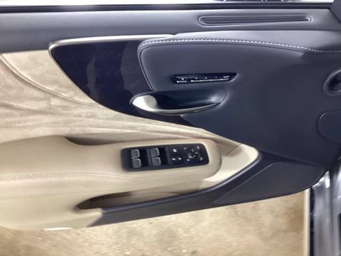 Used 2021 Lexus LS 500 AWD w/ Interior Upgrade Package image 11