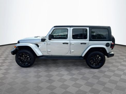 Used 2022 Jeep Wrangler Unlimited Sahara w/ Cold Weather Group AWD/4WD image 9
