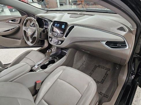 Used 2017 Chevrolet Malibu 4dr Sdn Hybrid w/ Leather Package image 8
