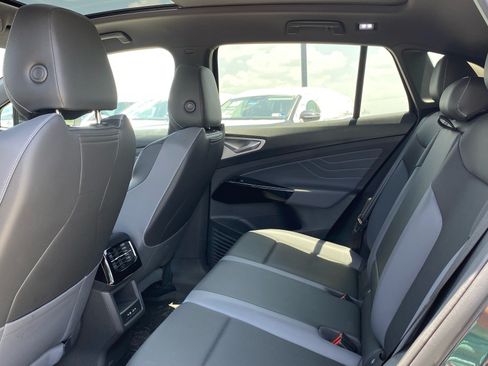 Certified 2023 Volkswagen ID.4 Pro S AWD/4WD image 18