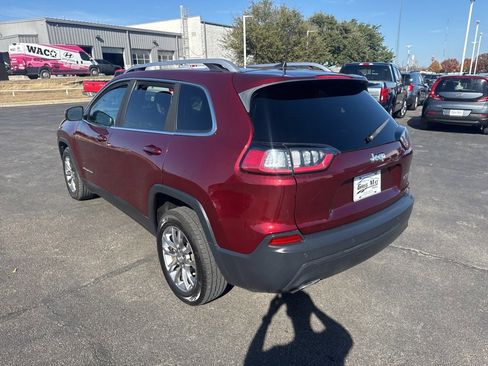 Used 2019 Jeep Cherokee Latitude Plus w/ Comfort/Convenience Group image 5
