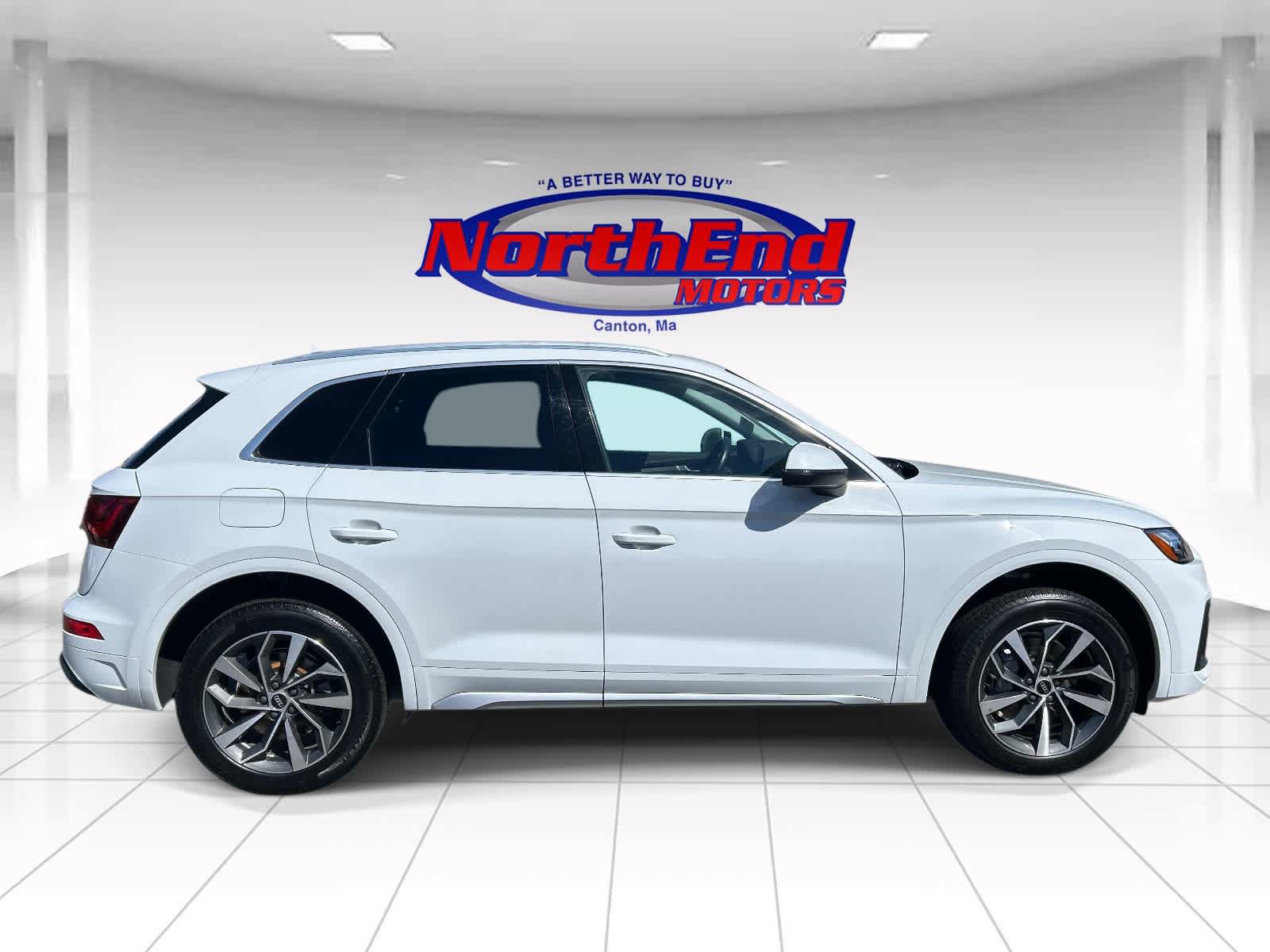 Used 2021 Audi Q5 2.0T Premium w/ Convenience Package AWD/4WD image 2