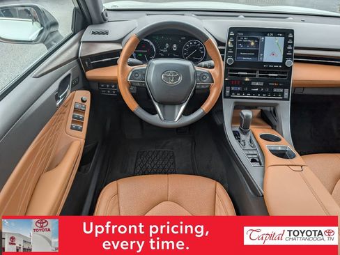 Used 2022 Toyota Avalon Limited w/ Advanced Safety Package FWD image 11