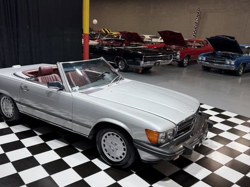 Used 1988 Mercedes-Benz 560 SL image 19