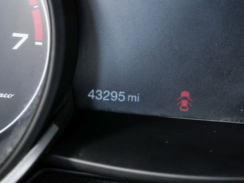 Used 2023 Alfa Romeo Stelvio Veloce image 10