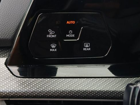 Used 2024 Volkswagen Golf R AWD/4WD image 12