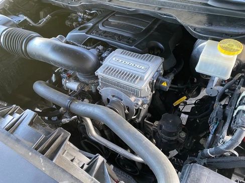 Used 2024 RAM 1500 Laramie image 12