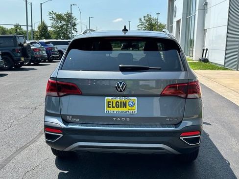 Used 2023 Volkswagen Taos SE w/ Panoramic Sunroof Package AWD/4WD image 5