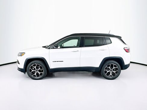 Used 2025 Jeep Compass Limited image 4