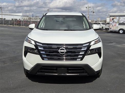 Certified 2025 Nissan Rogue SV image 13