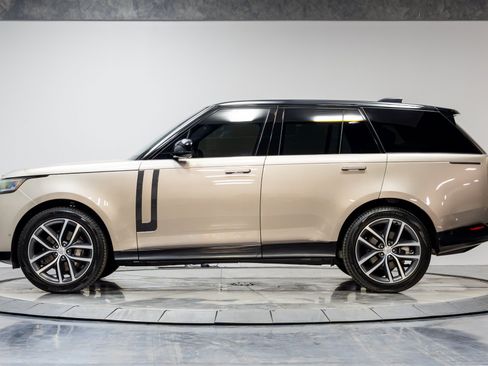 Used 2025 Land Rover Range Rover SE AWD/4WD image 41
