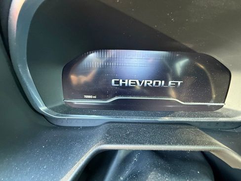 Used 2022 Chevrolet Suburban LT image 8